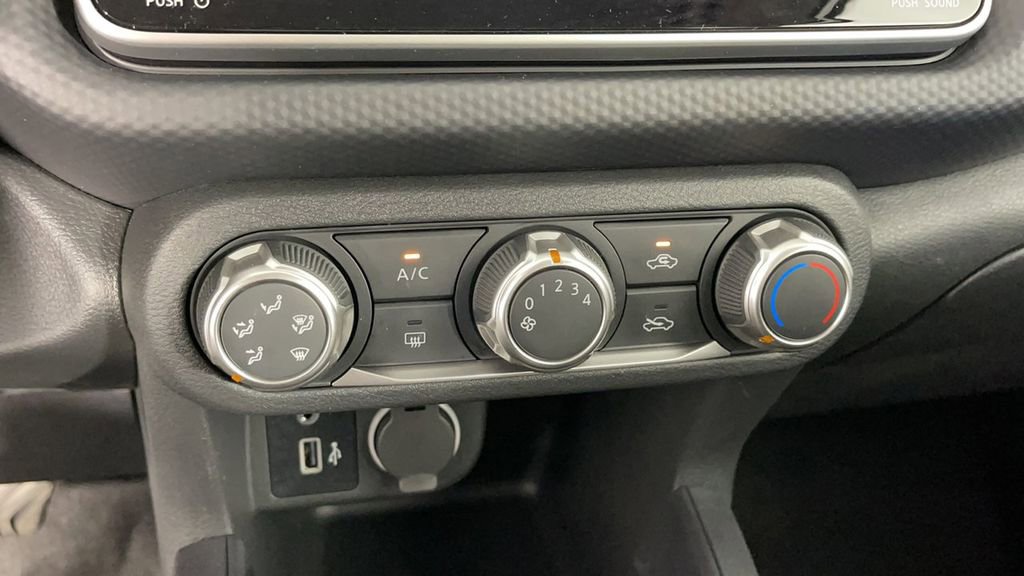 New 2025 Nissan Kicks Play S image 20