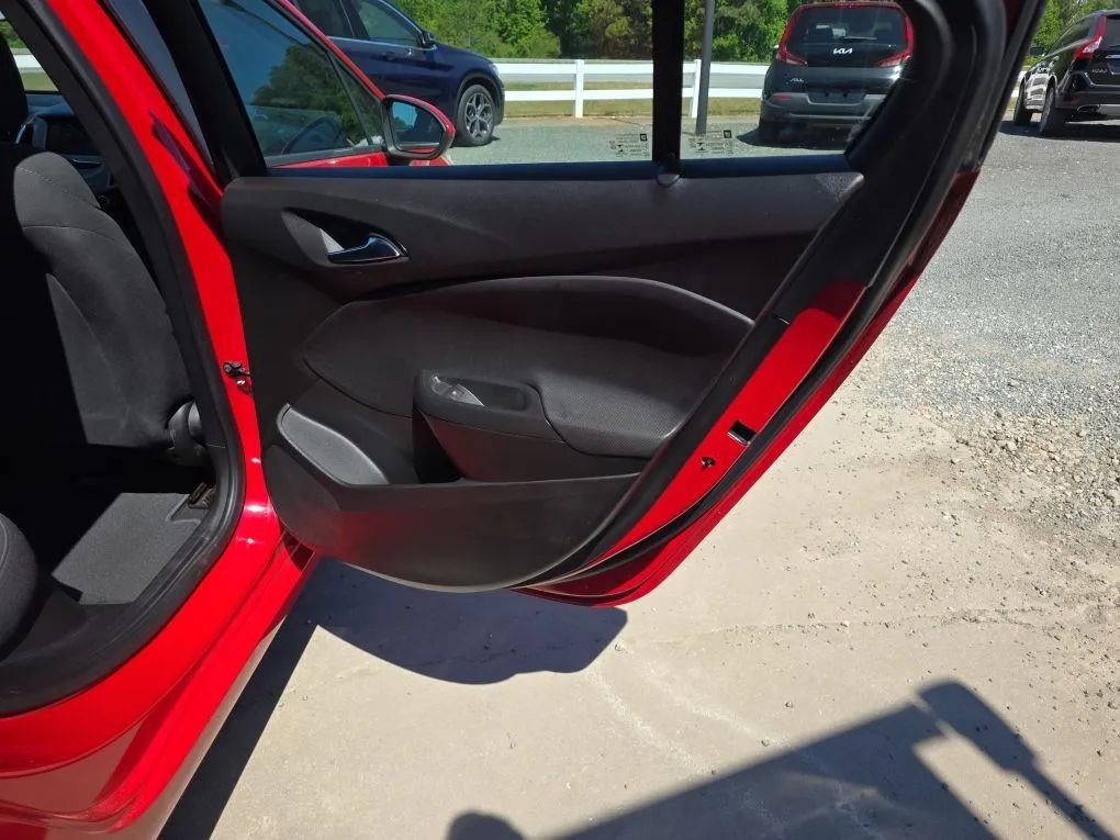 Used 2017 Chevrolet Cruze LS FWD image 37