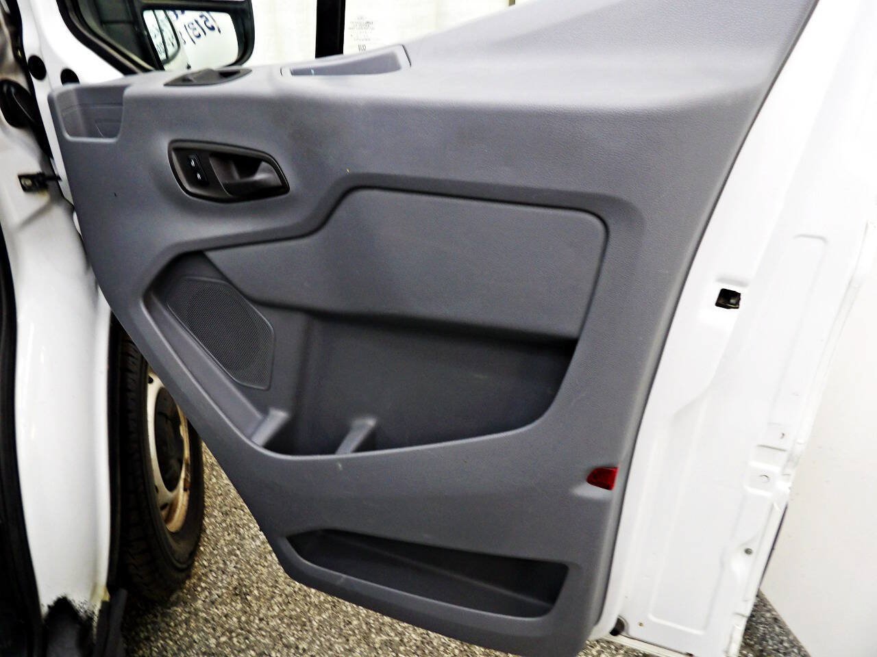 Used 2018 Ford Transit 150 130 Low Roof RWD image 8