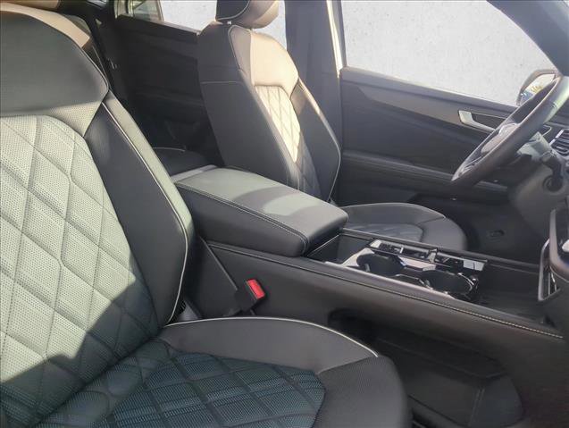 Used 2025 Volkswagen Atlas Cross Sport SEL Premium R-Line image 24