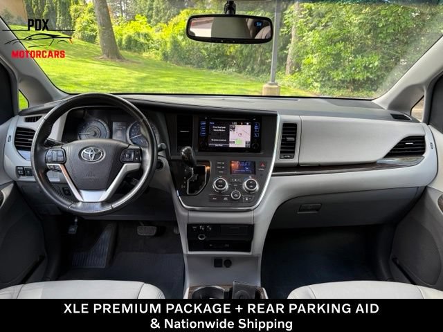 Used 2017 Toyota Sienna XLE Premium FWD image 16