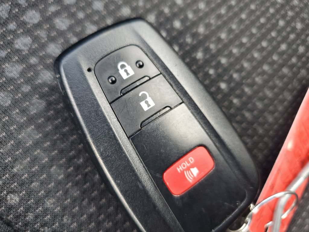 Certified 2021 Toyota Prius LE FWD image 26