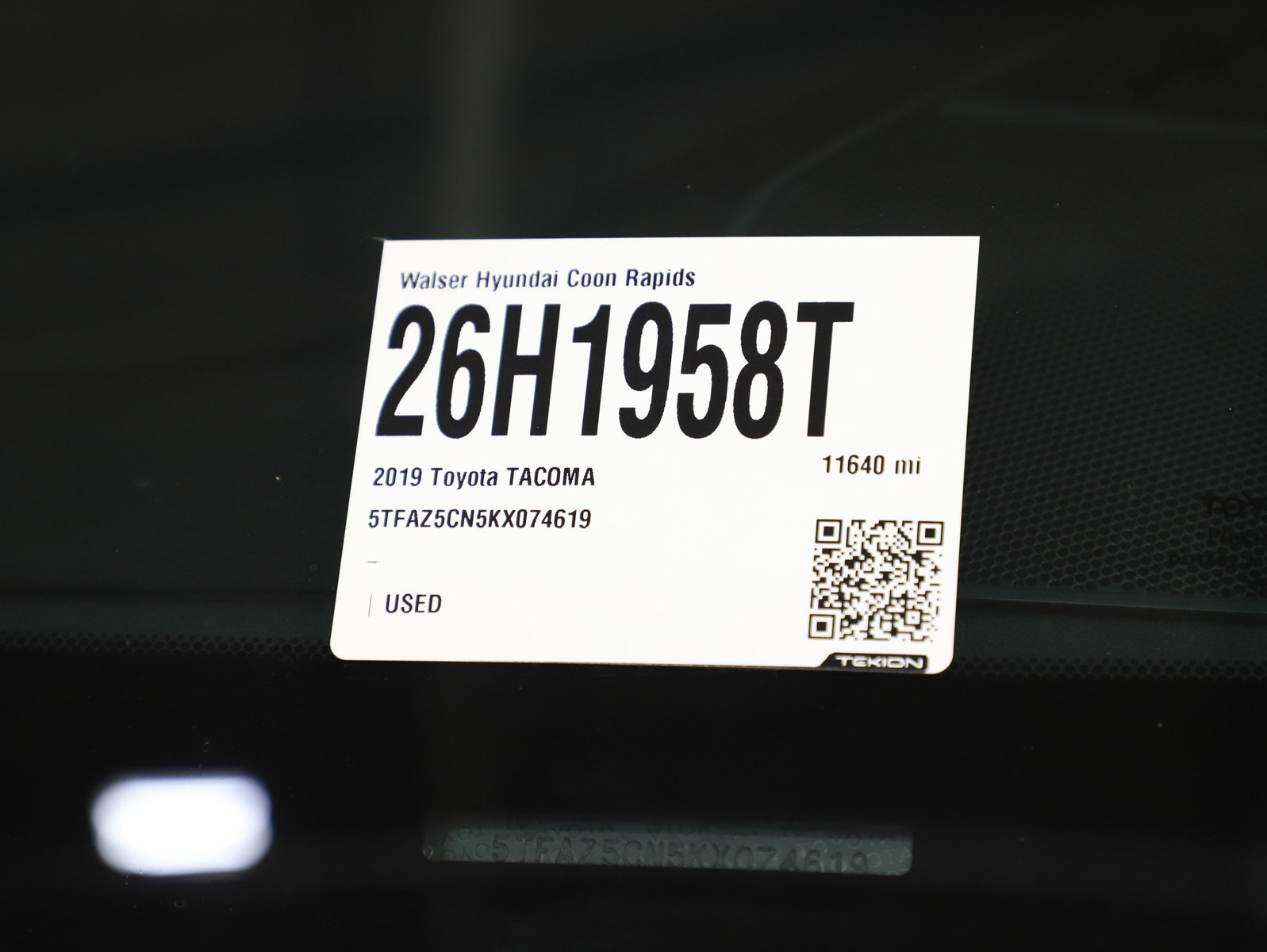 Used 2019 Toyota Tacoma TRD Sport w/ Technology Package image 29