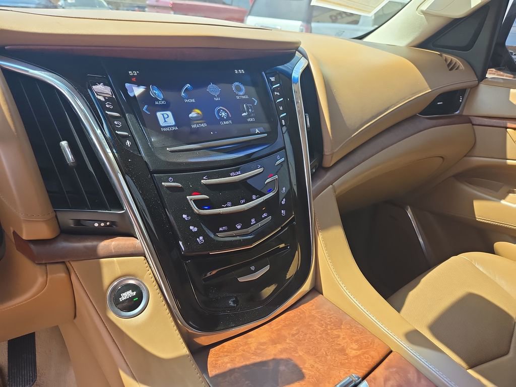 Used 2015 Cadillac Escalade Platinum image 18