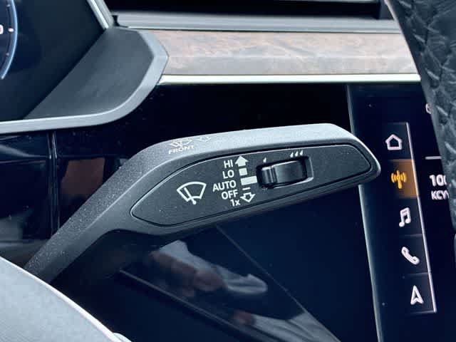 Used 2022 Audi e-tron Premium AWD/4WD image 28