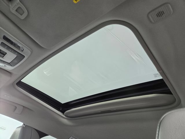 Used 2025 Toyota Sienna XLE FWD image 20