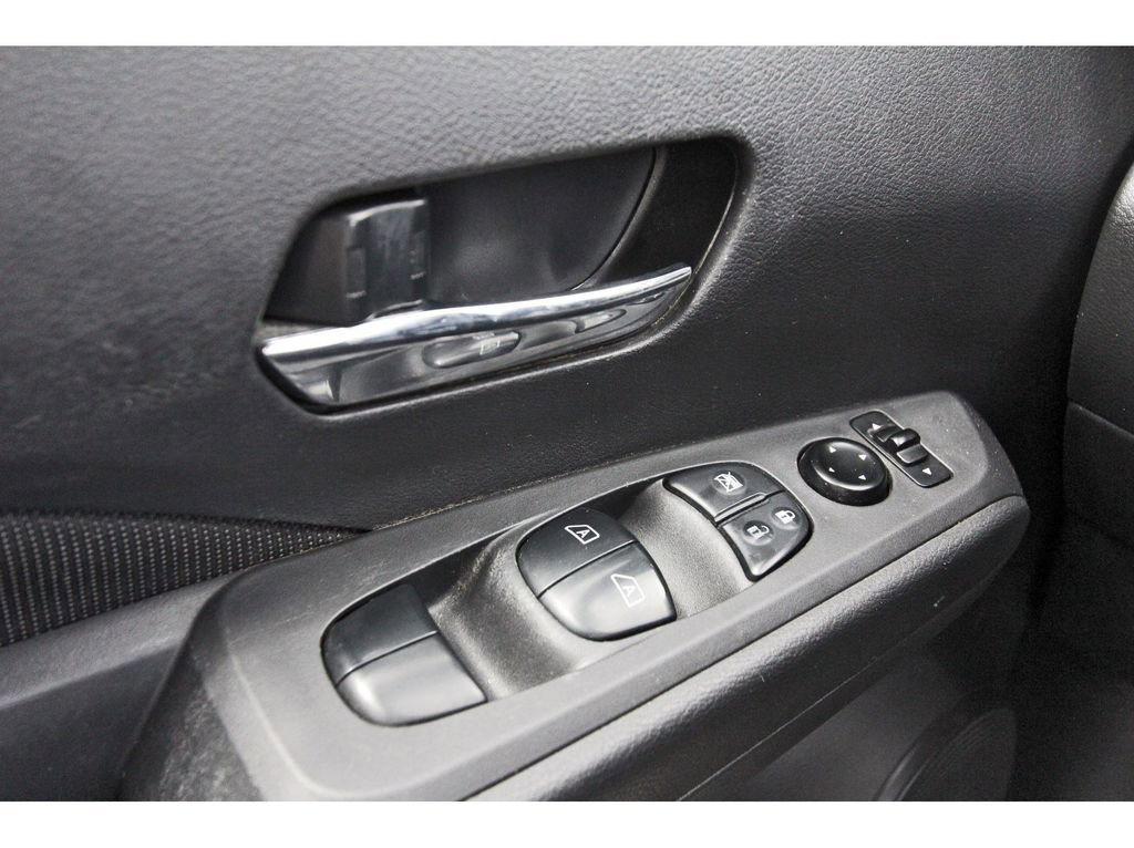 Used 2021 Nissan Kicks SV FWD image 22
