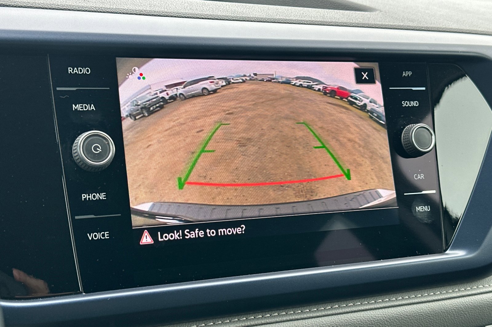 Used 2024 Volkswagen Taos SE image 20