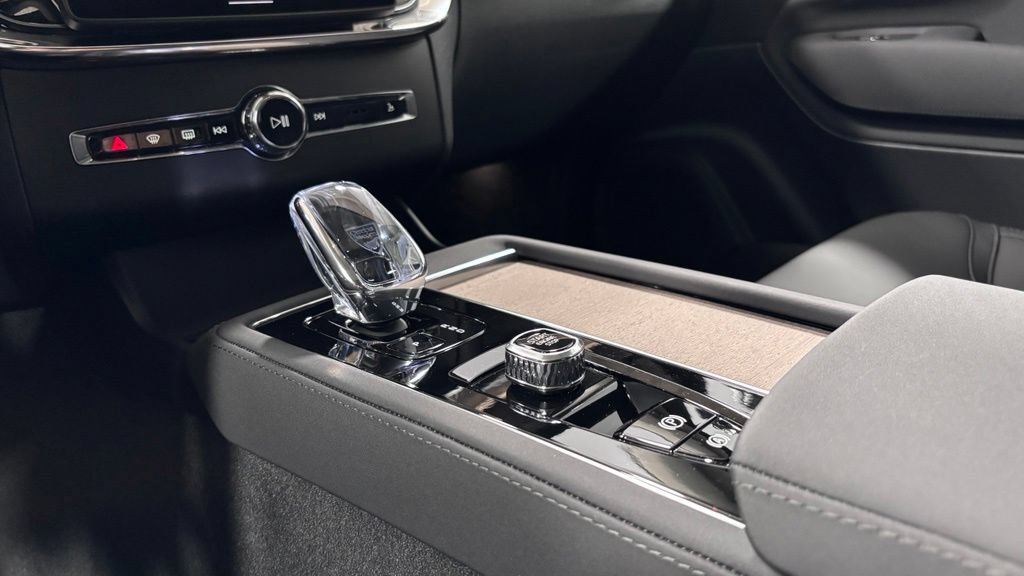Certified 2026 Volvo XC90 B6 Plus AWD/4WD image 15