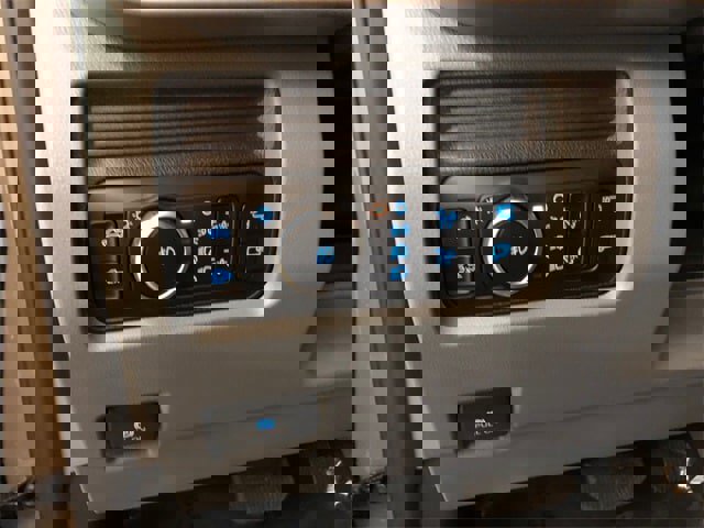 New 2026 Ford F250 4x4 Crew Cab Super Duty image 17