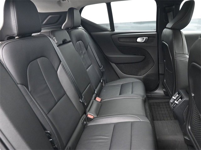 Used 2024 Volvo XC40 B5 Plus w/ Protection Package Premier image 31
