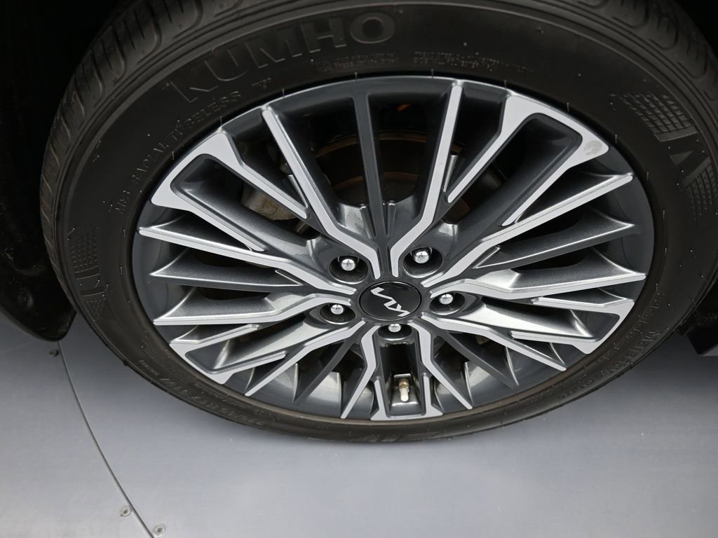 Used 2023 Kia Forte GT-Line image 40