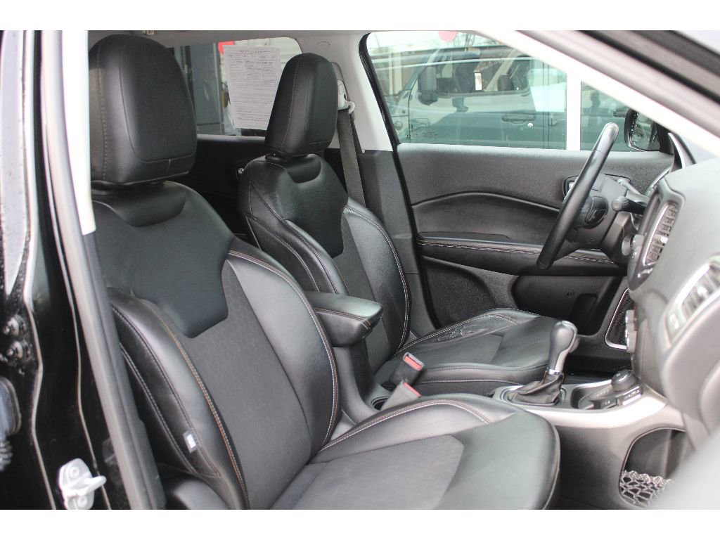 Used 2018 Jeep Compass Latitude w/ Cold Weather Group image 23