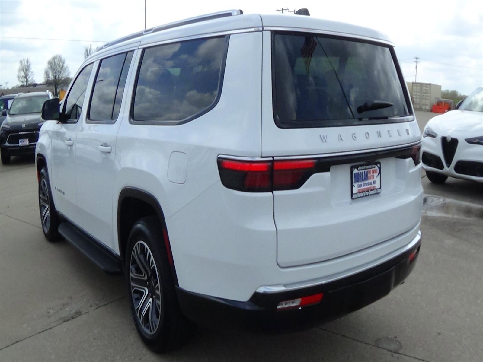 Certified 2025 Jeep Wagoneer L 4WD image 8