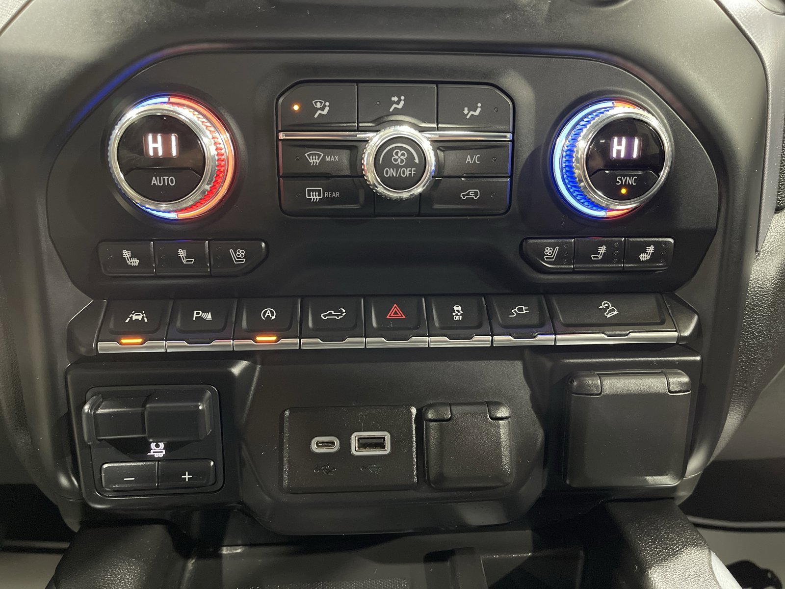 Used 2020 GMC Sierra 1500 SLT w/ SLT Premium Plus Package AWD/4WD image 24