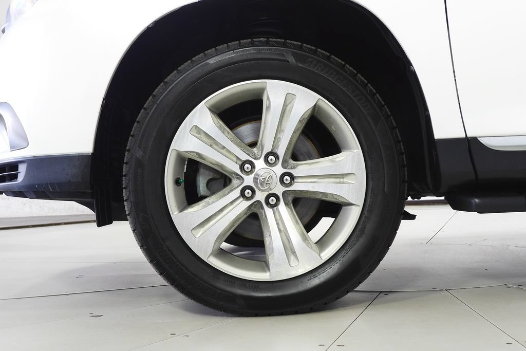 Used 2013 Toyota Highlander Limited AWD/4WD image 4
