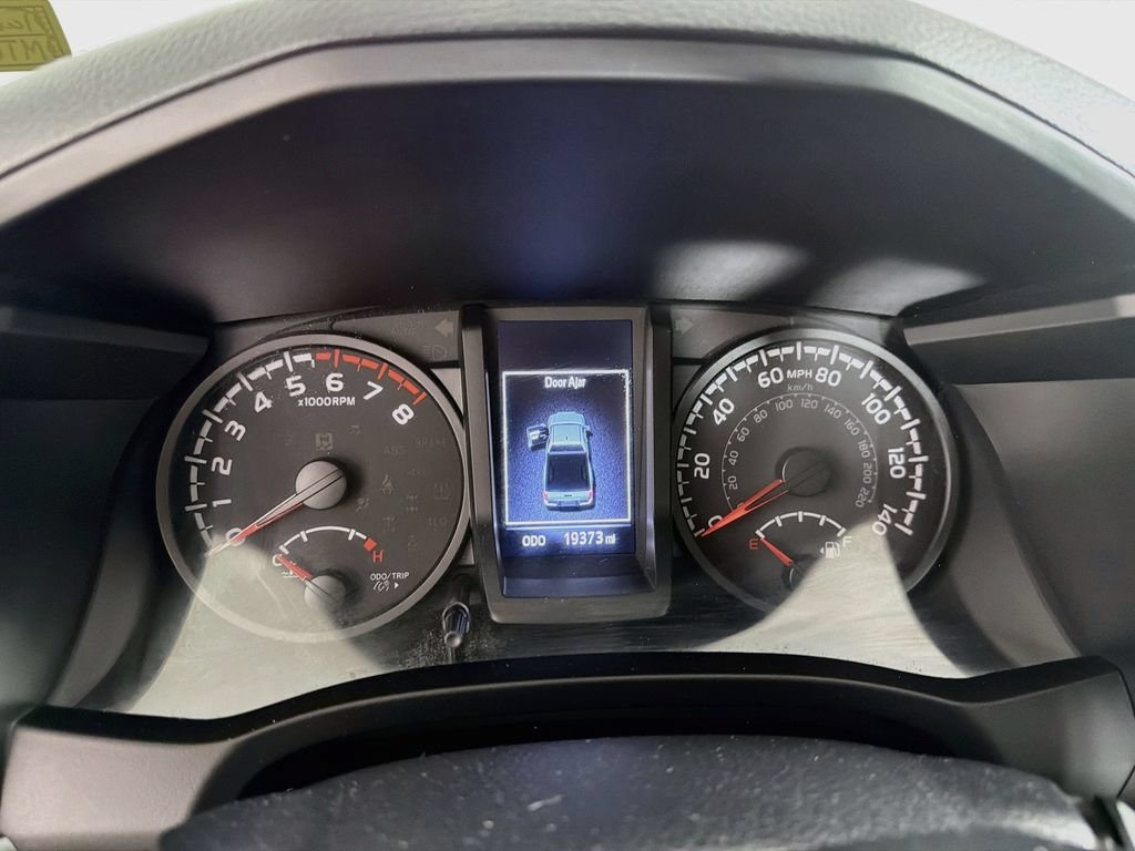 Used 2021 Toyota Tacoma SR RWD image 14