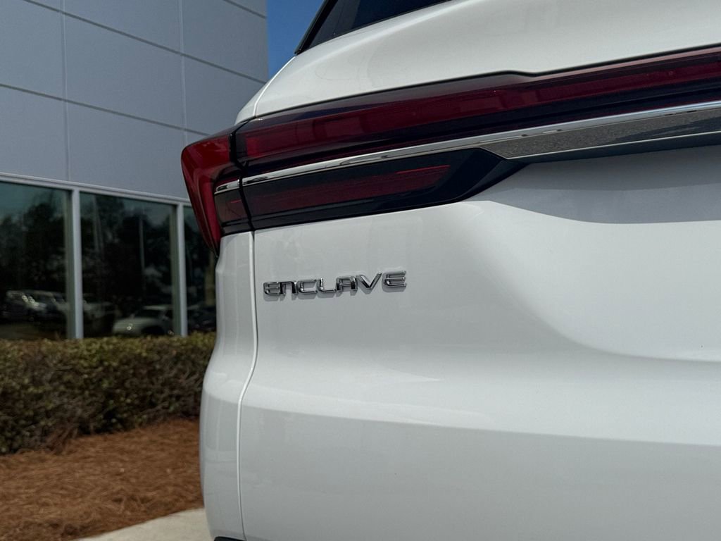 Used 2025 Buick Enclave Preferred image 9