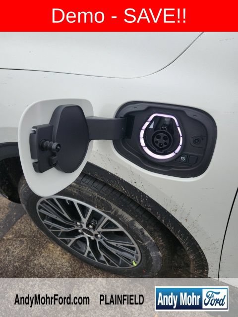 New 2025 Ford Escape SE w/ PHEV Premium Package FWD image 17