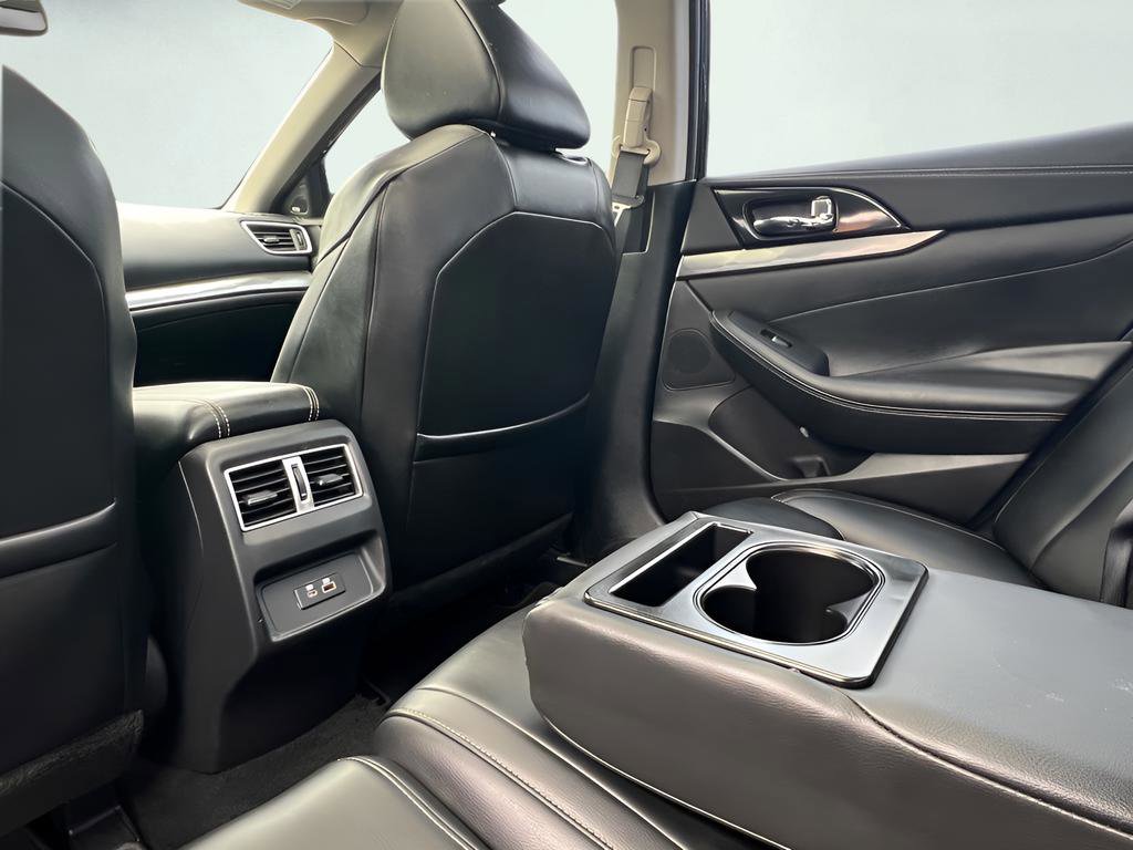 Used 2019 Nissan Maxima 3.5 SL w/ Floor Mat Group FWD image 21