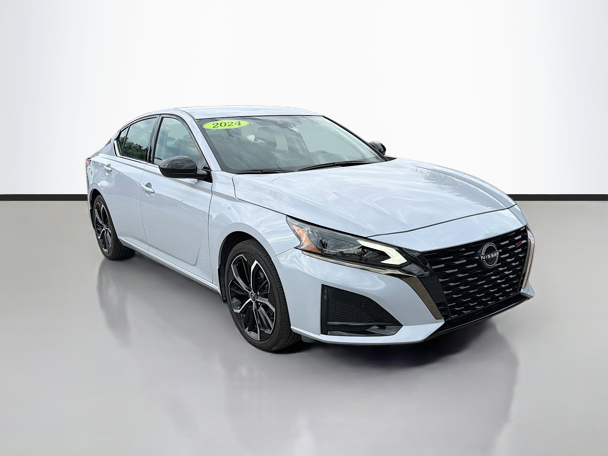 Used 2024 Nissan Altima 2.5 SR image 1