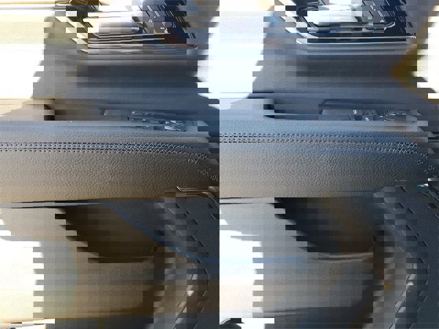 New 2025 GMC Yukon XL Denali w/ Denali Reserve Package image 17