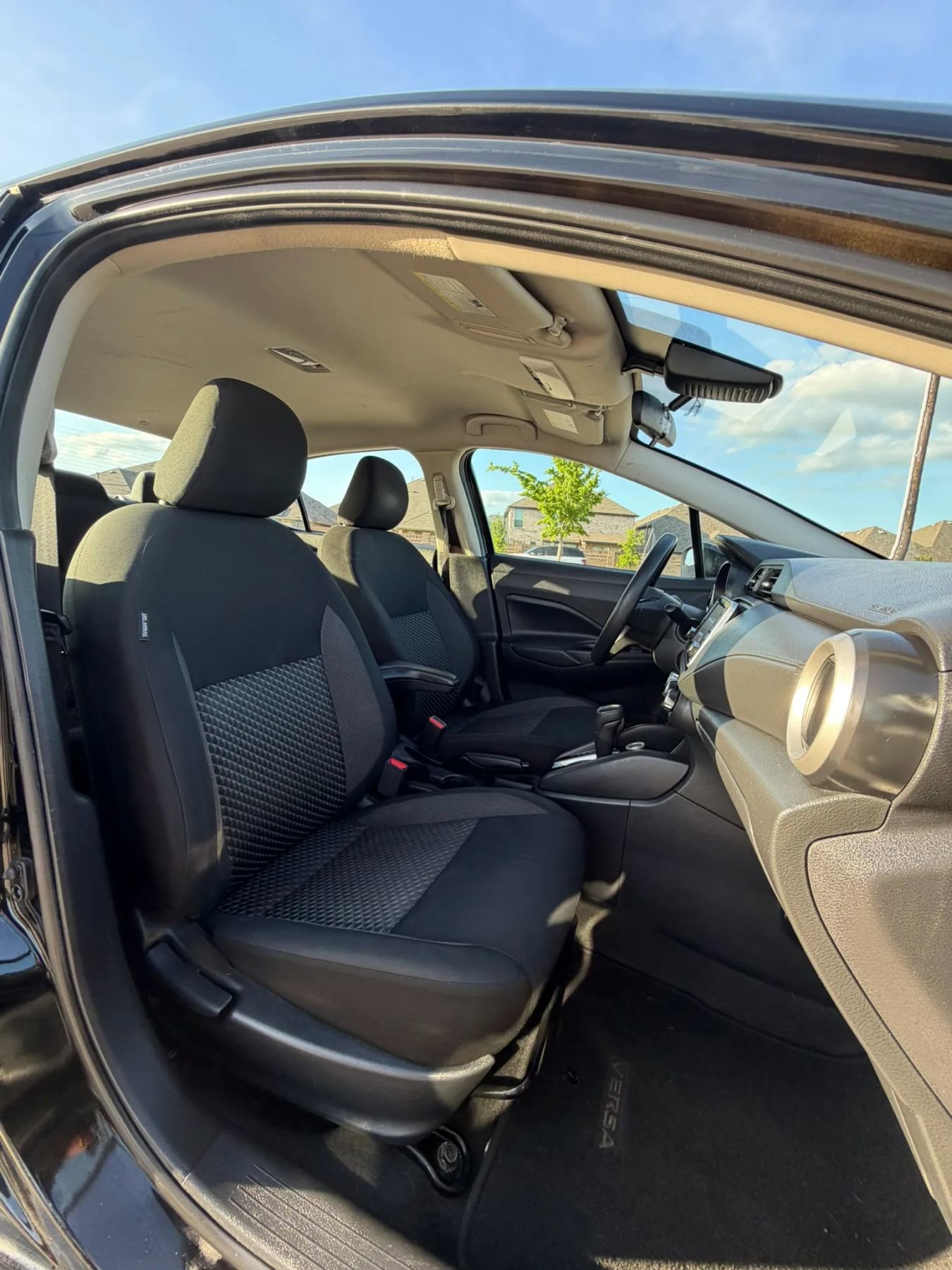 Used 2020 Nissan Versa S image 29