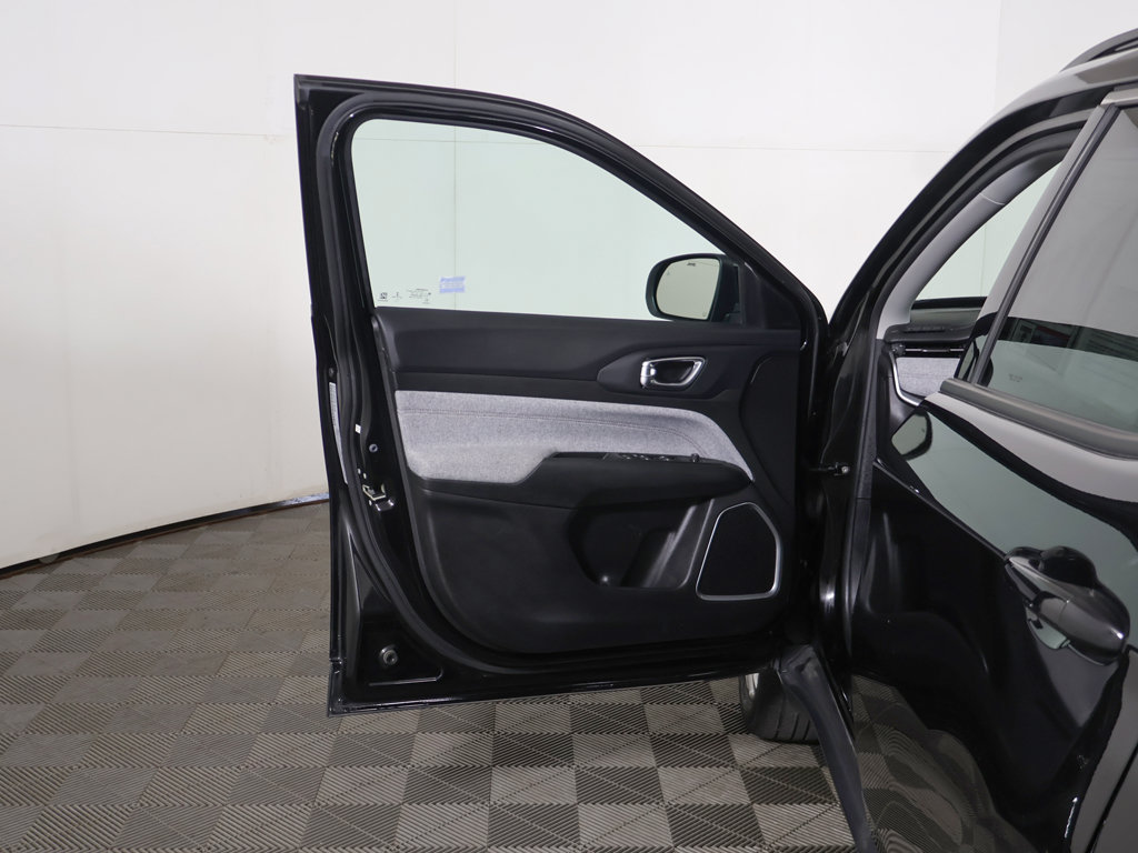 Used 2022 Jeep Compass Latitude AWD/4WD image 17