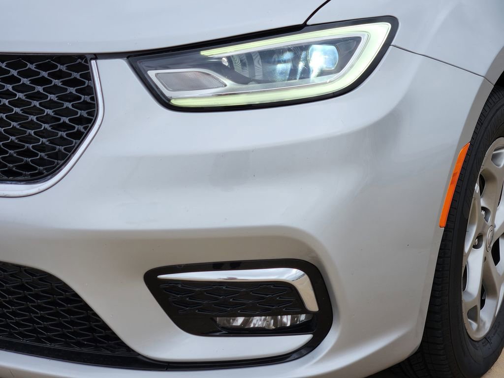 Used 2024 Chrysler Pacifica Limited image 13