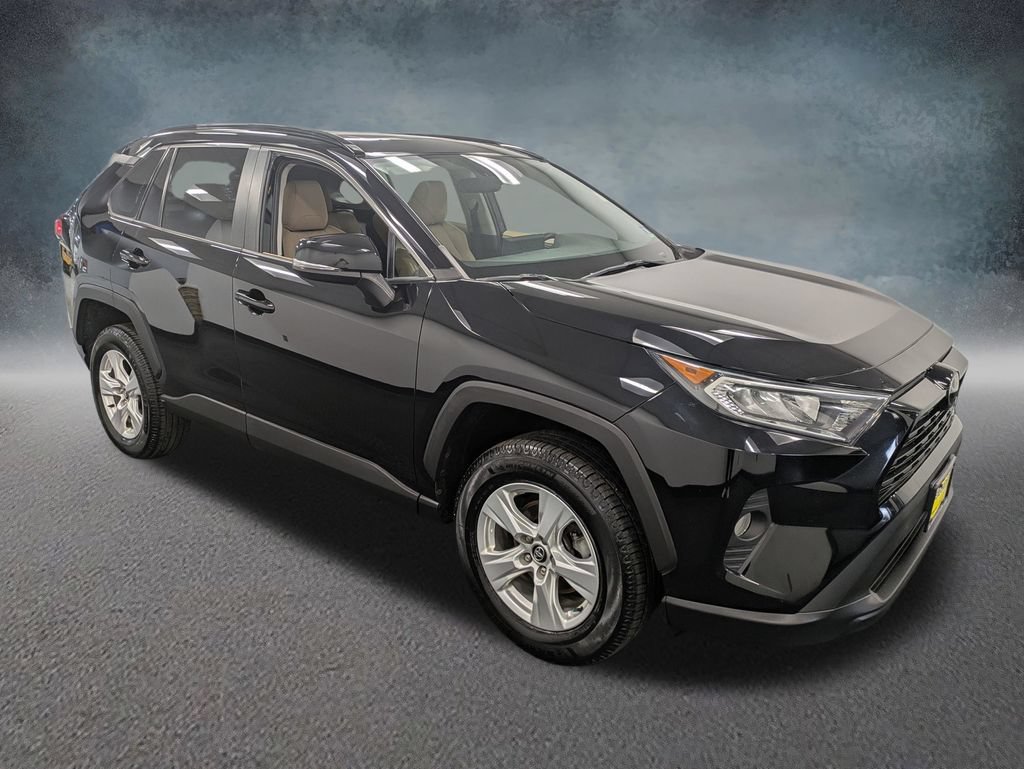 Used 2020 Toyota RAV4 XLE w/ Convenience Package AWD/4WD image 3