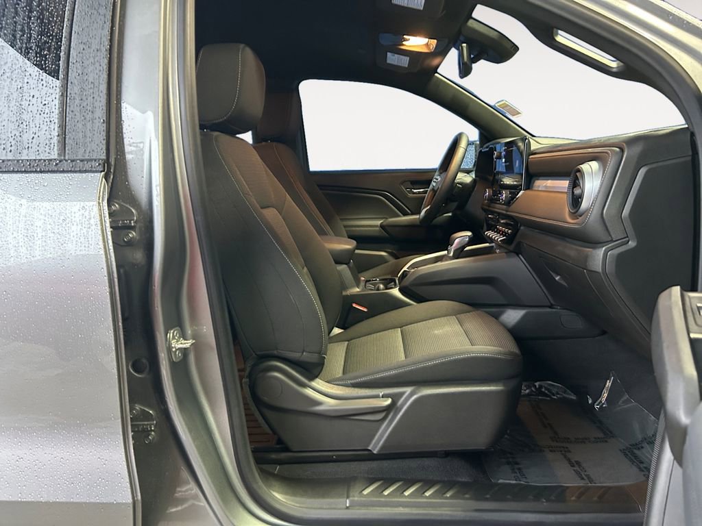 Used 2024 Chevrolet Colorado LT w/ LT Convenience Package II image 10