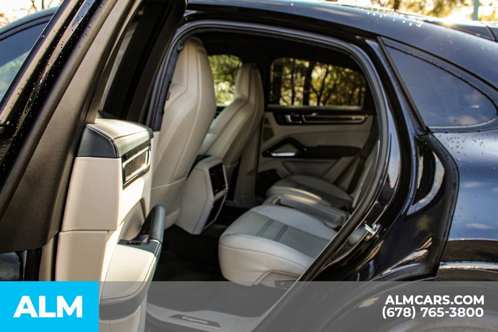 Used 2023 Porsche Cayenne Turbo image 17