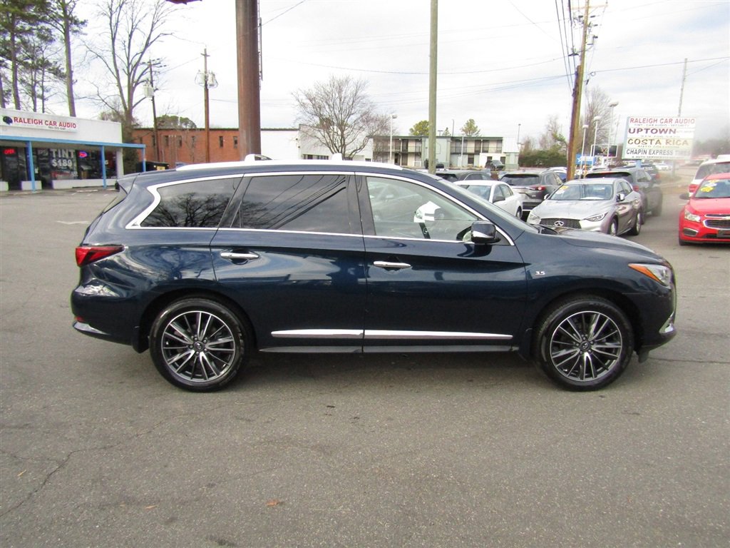 Used 2017 INFINITI QX60 Luxe w/ Deluxe Technology Package image 8