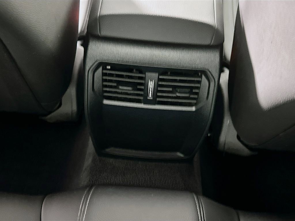 Used 2025 BMW M440i Convertible w/ Premium Package image 25