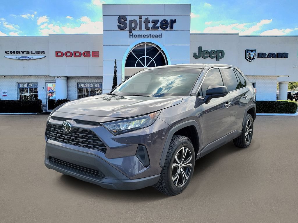 Used 2022 Toyota RAV4 LE FWD image 4