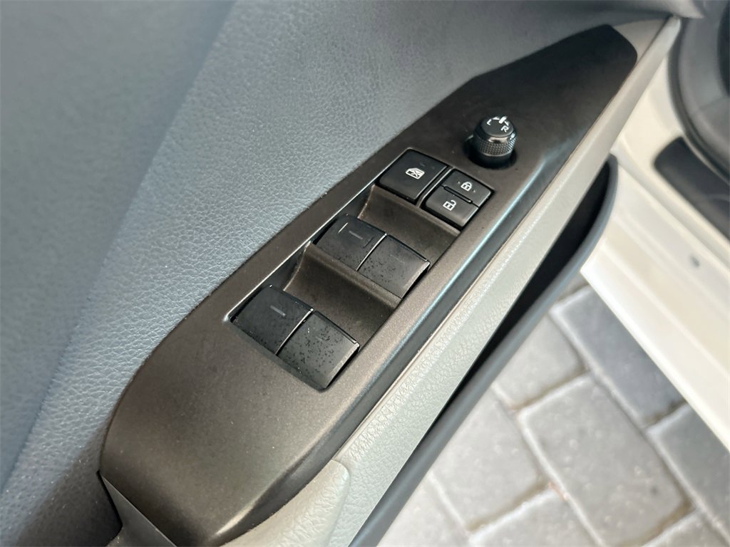 Used 2024 Toyota Camry SE w/ Convenience Package image 12