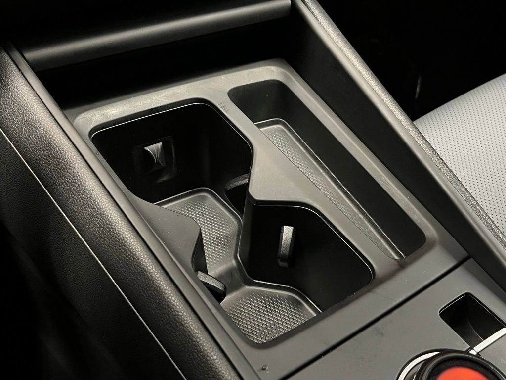 New 2025 Volkswagen Tiguan SE image 13