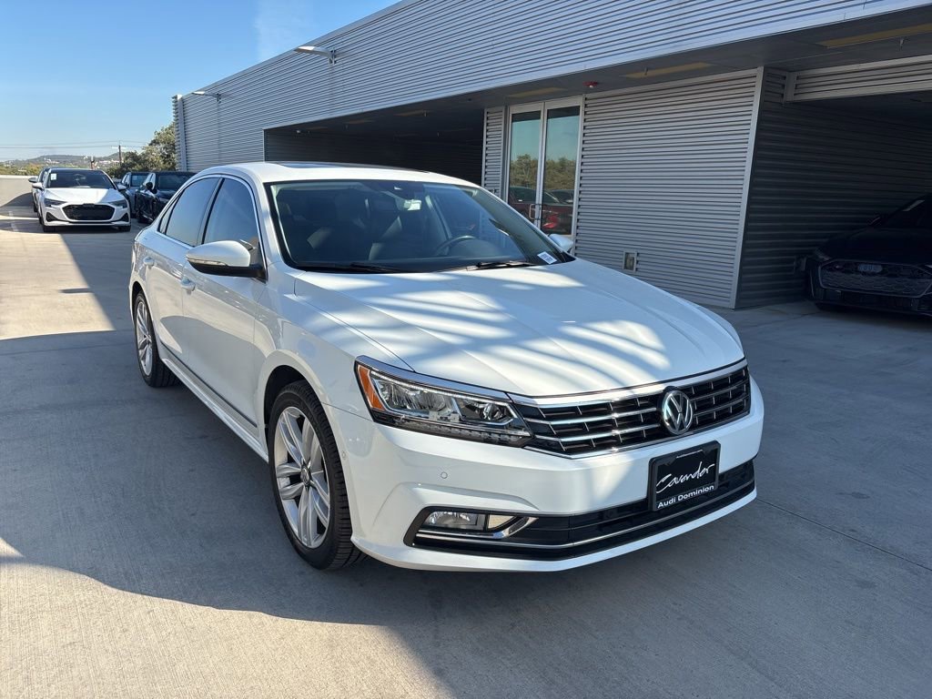 Used 2017 Volkswagen Passat 3.6 SEL Premium image 3