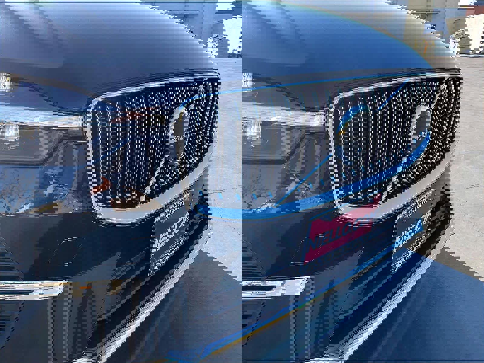 Used 2023 Volvo XC60 T8 Ultimate w/ Climate Package image 32