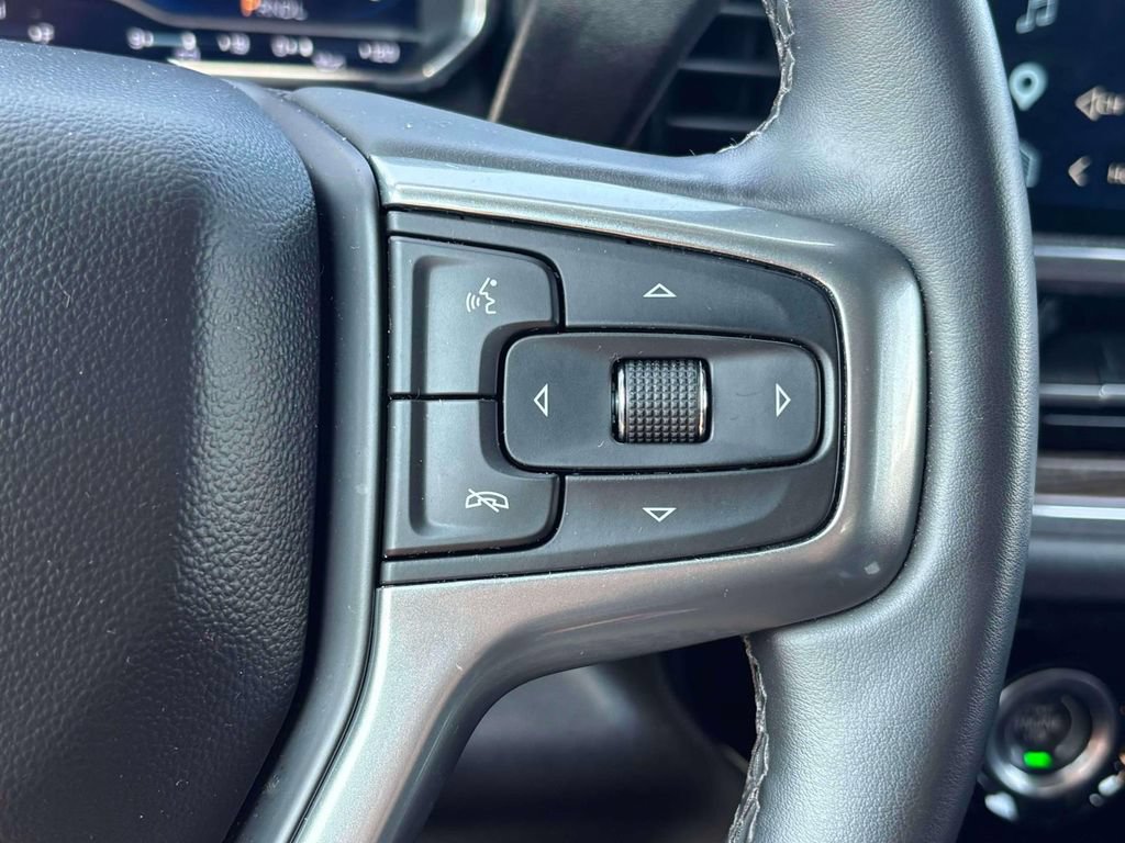 Used 2023 Chevrolet Silverado 1500 LT AWD/4WD image 11