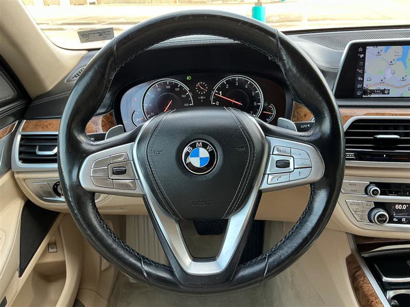 Used 2017 BMW 740i xDrive image 39