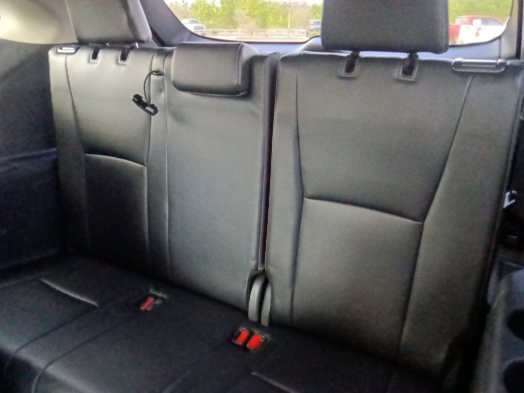 Used 2024 Toyota Highlander XLE image 30
