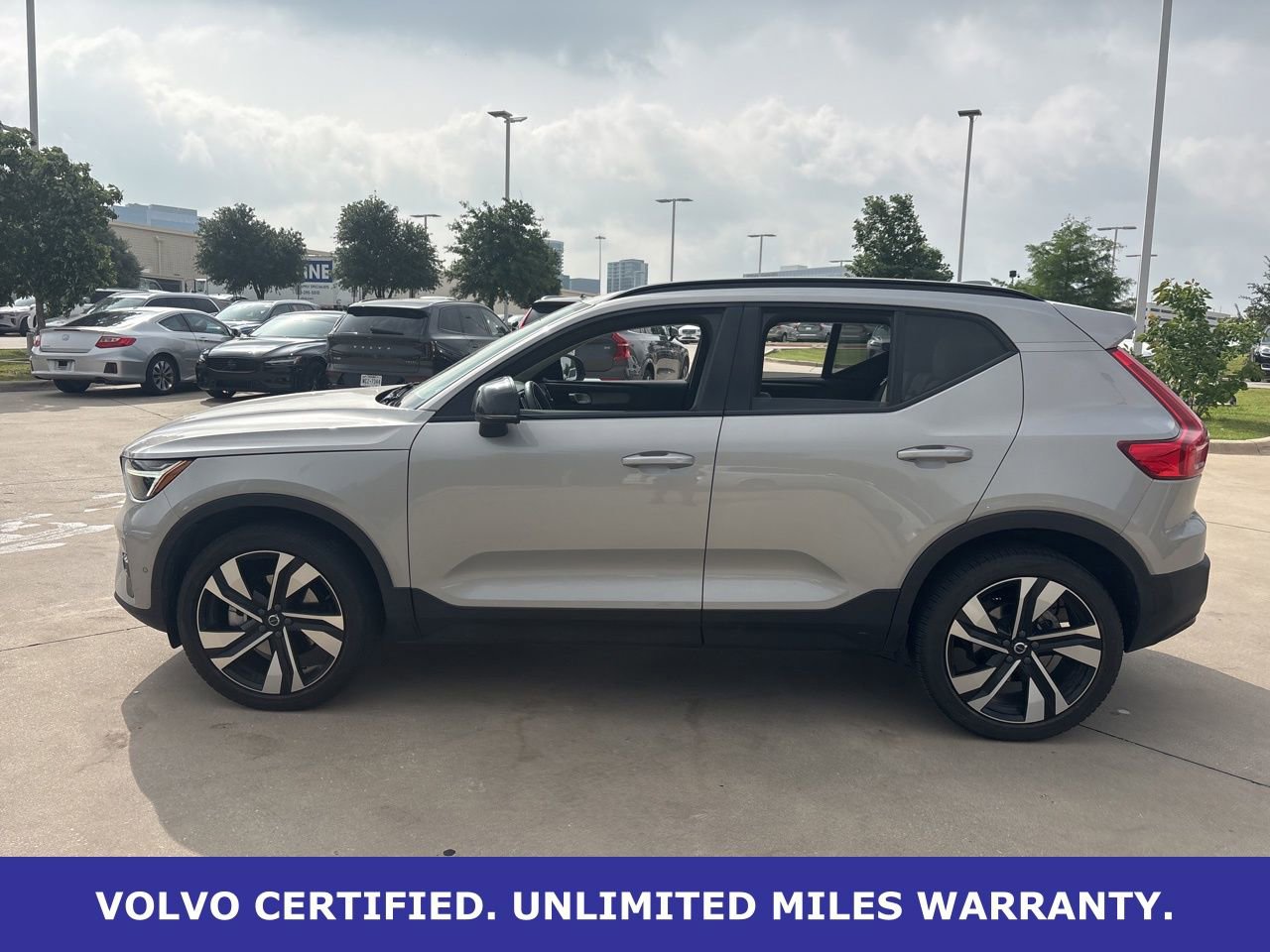 Certified 2023 Volvo XC40 B5 Plus w/ Climate Package AWD/4WD image 7