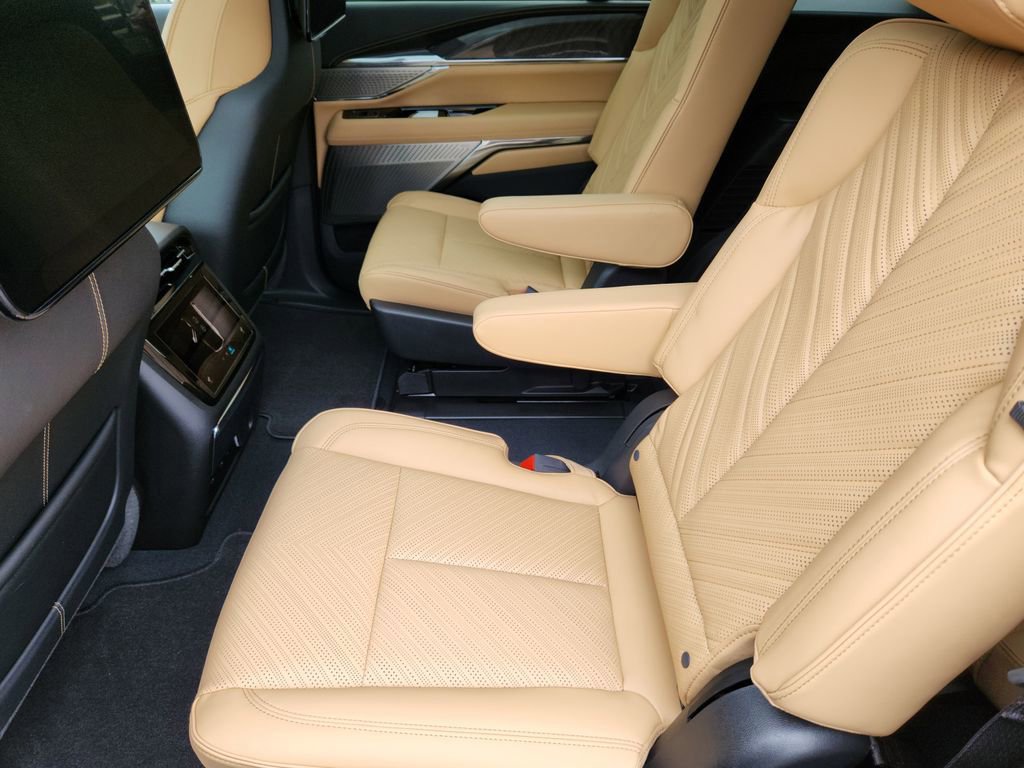 New 2025 Cadillac Escalade IQ Luxury 2 w/ LPO, Radiant Package AWD/4WD image 19
