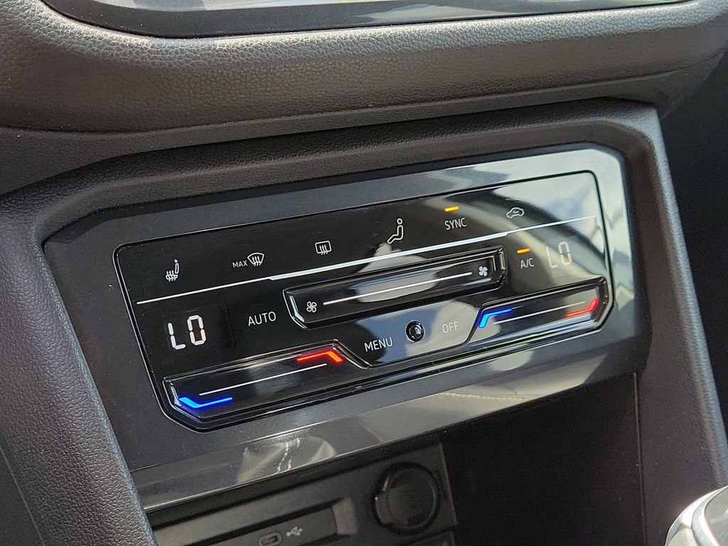 Used 2023 Volkswagen Tiguan SE image 24