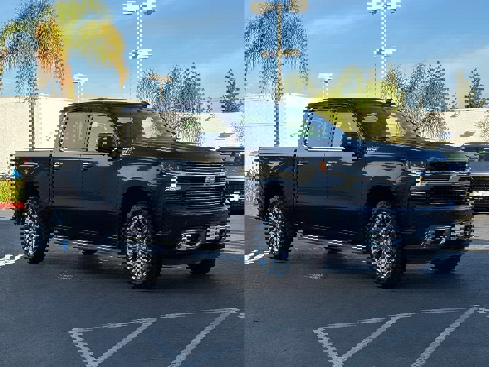 Certified 2021 Chevrolet Silverado 1500 High Country w/ Technology Package image 4