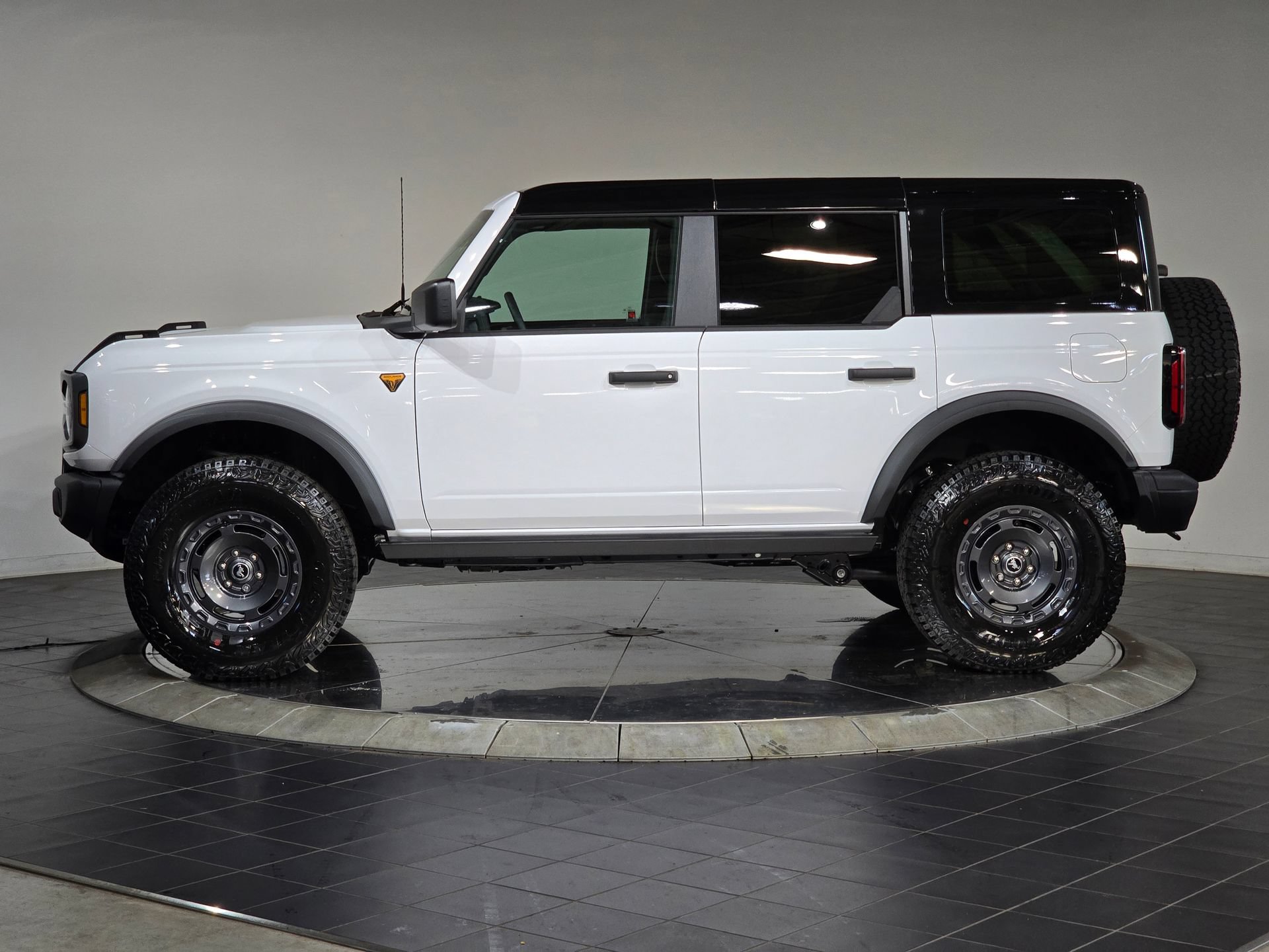 New 2025 Ford Bronco Badlands w/ Sasquatch Package AWD/4WD image 6