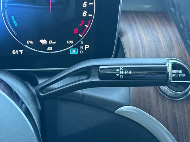 Used 2025 Mercedes-Benz GLC 350e 4MATIC image 27