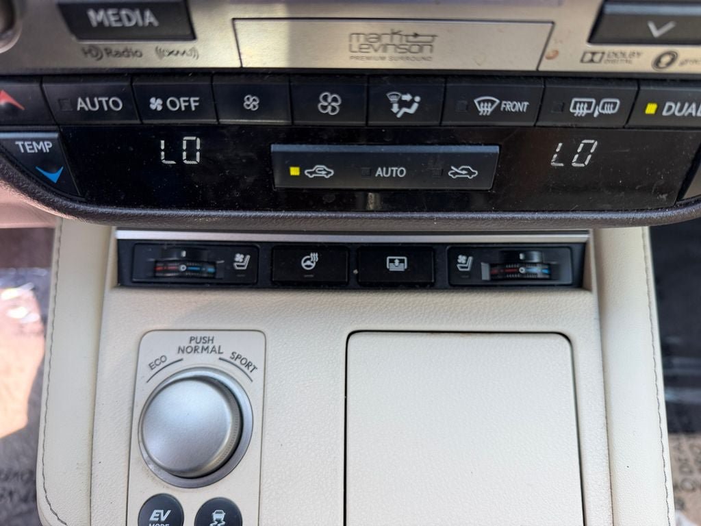 Used 2017 Lexus ES 300h FWD image 24