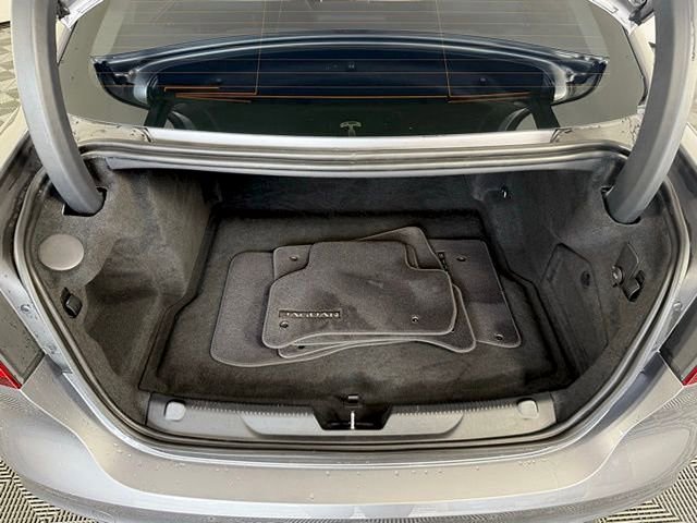 Used 2020 Jaguar XE S RWD image 17